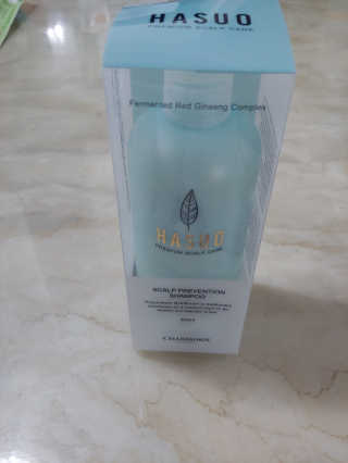 셀리본 하수오 내츄럴 프리벤션 탈모관리 샴푸 300ml — 5점을 준 리뷰어가 2019년 11월 올린 사용 사진