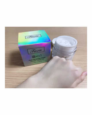 파시스 올인원 진주 화이트닝 크림 100ml — 2.67점을 준 리뷰어가 2018년 11월 올린 사용 사진