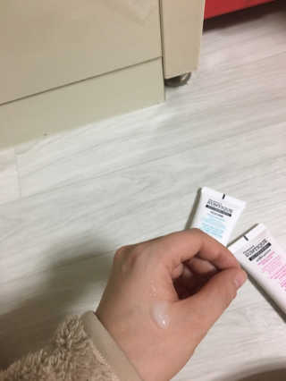 선티크 아임톤업 멀티베이스 — 1점을 준 리뷰어가 2019년 3월 올린 사용 사진