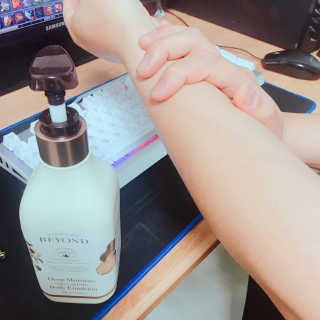비욘드 딥 모이스처 시그니처   바디 에멀전 — 4.5점을 준 리뷰어가 2019년 4월 올린 사용 사진