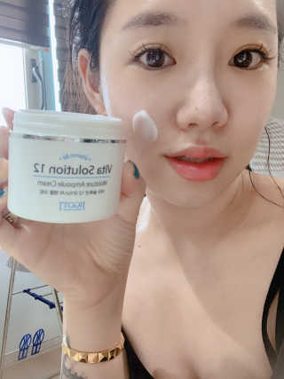 지고트 비타솔루션12 모이스처 앰플 크림 100ml — 5점을 준 리뷰어가 2019년 7월 올린 사용 사진