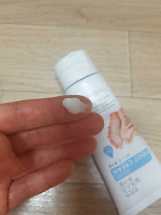 (주)에네스티 에네스티 수안수 실크스킨 풋크림 1+1 — 4점을 준 리뷰어가 2019년 9월 올린 사용 사진