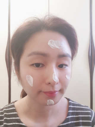 선티크 아임톤업 멀티베이스 — 5점을 준 리뷰어가 2019년 3월 올린 사용 사진