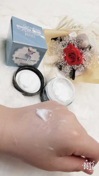 지고트 산양유 화이트닝 크림 70ml — 5점을 준 리뷰어가 2019년 5월 올린 사용 사진