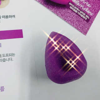 해외열풍 멀티 메이크업 실리콘퍼프 이비블렌더 — 2점을 준 리뷰어가 2018년 7월 올린 사용 사진