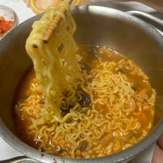 라면 그대로가 제일 맛있는 더엄마라면 — 5점을 준 리뷰어가 2019년 7월 올린 사용 사진
