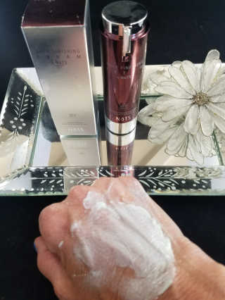 낫츠 NoTS ​​Once Finishing Cream SPF 30 PA ++ — 5점을 준 리뷰어가 2018년 5월 올린 사용 사진