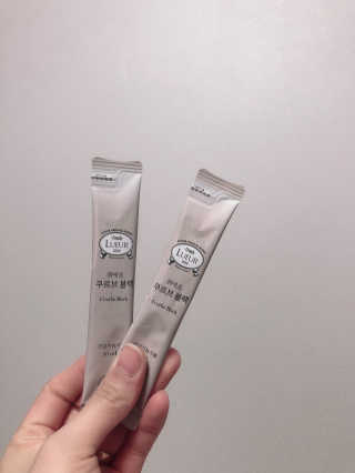 [하우투잇] 뤼에르 쿠르브 블랙 10ml x 30포 총 300ml — 3.5점을 준 리뷰어가 2020년 3월 올린 사용 사진