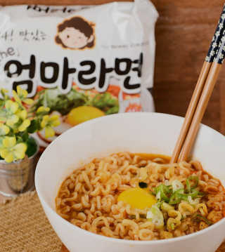 라면 그대로가 제일 맛있는 더엄마라면 — 5점을 준 리뷰어가 2019년 7월 올린 사용 사진