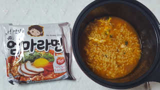 라면 그대로가 제일 맛있는 더엄마라면 — 5점을 준 리뷰어가 2019년 7월 올린 사용 사진