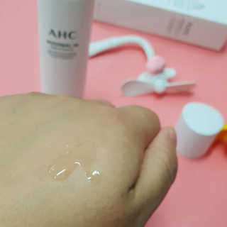 AHC 에이 에이치 씨 미니멀 10 워터리 에센스 — 5점을 준 리뷰어가 2018년 11월 올린 사용 사진