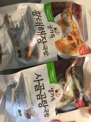 [풀무원] 사골곰탕국밥 황태해장국밥 — 5점을 준 리뷰어가 2018년 6월 올린 사용 사진