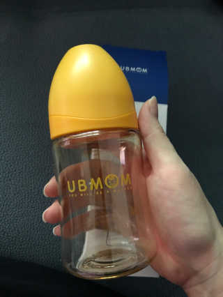 유비맘 PPSU 젖병 노꼭지_200ml_컬러 랜덤 발송 — 4.5점을 준 리뷰어가 2019년 12월 올린 사용 사진