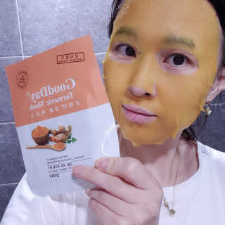GoodDay Skincare GoodDay 강황 마스크 — 5점을 준 리뷰어가 2019년 6월 올린 사용 사진