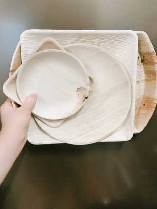 본플라 친환경 야자나무잎 접시 — 5점을 준 리뷰어가 2018년 9월 올린 사용 사진
