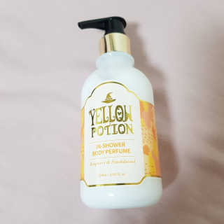 바디홀릭 인샤워 바디퍼퓸 옐로우포션 250ML — 4.5점을 준 리뷰어가 2019년 4월 올린 사용 사진
