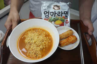 라면 그대로가 제일 맛있는 더엄마라면 — 5점을 준 리뷰어가 2019년 7월 올린 사용 사진