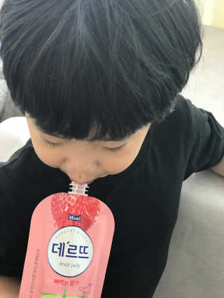 데르뜨 떠먹는 과일 3종, 짜먹는 과일 2종 총 10개 체험 — 5점을 준 리뷰어가 2020년 3월 올린 사용 사진