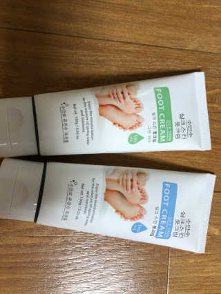 (주)에네스티 에네스티 수안수 실크스킨 풋크림 1+1 — 5점을 준 리뷰어가 2019년 11월 올린 사용 사진