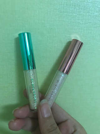 [블랙루즈] 펄블리 아이 글리터 2종 — 5점을 준 리뷰어가 2018년 11월 올린 사용 사진