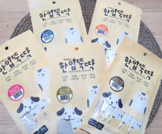 [펫토리아]짜먹는 한입뚝딱 강아지.고양이 마약간식 — 5점을 준 리뷰어가 2019년 8월 올린 사용 사진