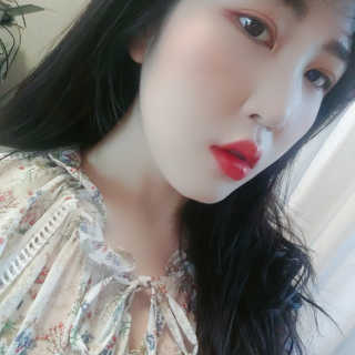 릴리바이레드 쥬시라이어 워터틴트 02 체리 크러쉬인 척 — 5점을 준 리뷰어가 2020년 4월 올린 사용 사진