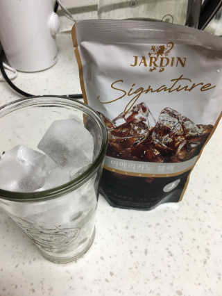 (주)쟈뎅 쟈뎅 시그니처 블랙, 헤이즐넛 230ml — 4점을 준 리뷰어가 2018년 7월 올린 사용 사진