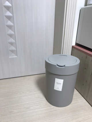 창신리빙 [프랑코 업다운 휴지통 10L]똑똑한 정리 수납 — 4.5점을 준 리뷰어가 2019년 6월 올린 사용 사진