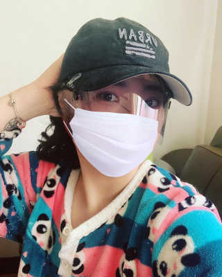 리얼사이트 리얼실드 눈얼굴보호용 선바이저 — 5점을 준 리뷰어가 2020년 3월 올린 사용 사진