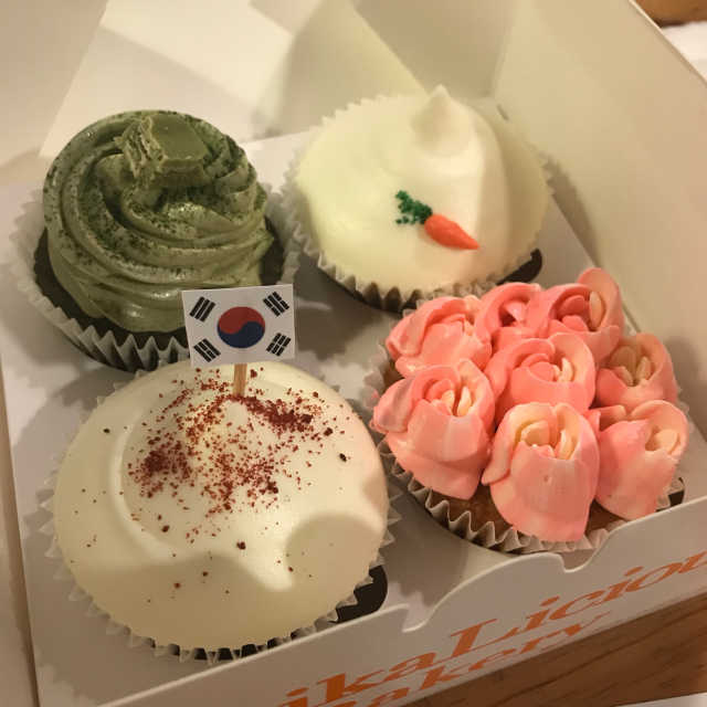 [치카리셔스홍대점] 컵케이크 2종류 + 아메리카노 set 리뷰 사진