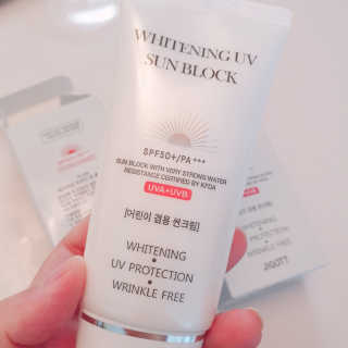 지고트 화이트닝 유브이 썬블럭 크림 70ml,1+1 — 4.5점을 준 리뷰어가 2019년 5월 올린 사용 사진
