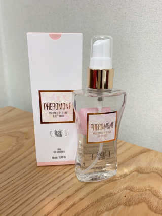레드컨테이너 페로몬향 퍼퓸 바디미스트 80ml — 4.5점을 준 리뷰어가 2020년 1월 올린 사용 사진