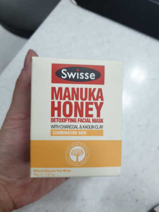 SWISSE 스위스 마누카 허니 디톡시파잉 페이셜 마스크 — 4.5점을 준 리뷰어가 2020년 1월 올린 사용 사진