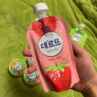 데르뜨 떠먹는 과일 3종, 짜먹는 과일 2종 총 10개 체험 — 5점을 준 리뷰어가 2020년 3월 올린 사용 사진