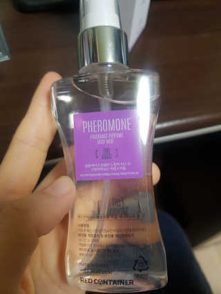 레드컨테이너 페로몬향 퍼퓸 바디미스트 80ml — 5점을 준 리뷰어가 2019년 12월 올린 사용 사진
