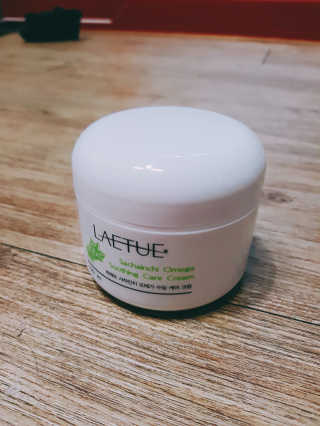 (주)이스터비엔에프 라에뜨 사차인치 오메가 크림 100ml — 3.83점을 준 리뷰어가 2018년 6월 올린 사용 사진