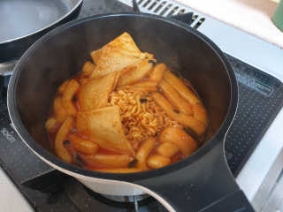두번째 국떡 국가대표 떡볶이 1팩 + 영미칩 2봉 증정 — 5점을 준 리뷰어가 2019년 2월 올린 사용 사진