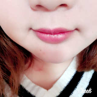 터치인솔 메탈리스트 리퀴드 포일 립스틱 5종 — 4.67점을 준 리뷰어가 2018년 3월 올린 사용 사진