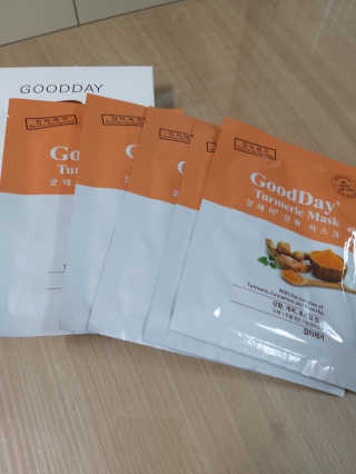 GoodDay Skincare GoodDay 강황 마스크 — 4점을 준 리뷰어가 2020년 2월 올린 사용 사진