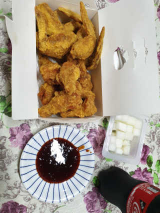 [치킨마루]-  빠사칸윙봉현미 + 콜라 500ml — 5점을 준 리뷰어가 2019년 7월 올린 사용 사진