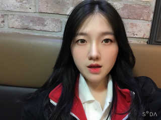 릴리바이레드 쥬시라이어 워터틴트 02 체리 크러쉬인 척 — 5점을 준 리뷰어가 2020년 3월 올린 사용 사진