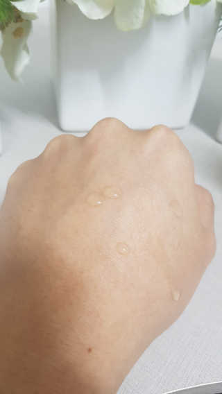 AHC 에이 에이치 씨 미니멀 10 워터리 에센스 — 3점을 준 리뷰어가 2018년 11월 올린 사용 사진