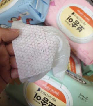 보솜이 아기물티슈 베이비케어 푸에디션 캡 74매 10입 — 5점을 준 리뷰어가 2019년 4월 올린 사용 사진