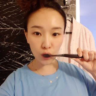the naked object 디블랙팩치약 디블랙칫솔 세트 — 5점을 준 리뷰어가 2020년 3월 올린 사용 사진