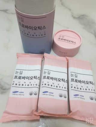 눈길 프로바이오틱스 눈길 콜라겐 프로바이오틱스 — 5점을 준 리뷰어가 2019년 11월 올린 사용 사진