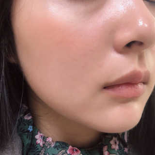 Honey Trap 톤 업 파운데이션 쿠션(W22.5,C17.5) — 5점을 준 리뷰어가 2018년 3월 올린 사용 사진