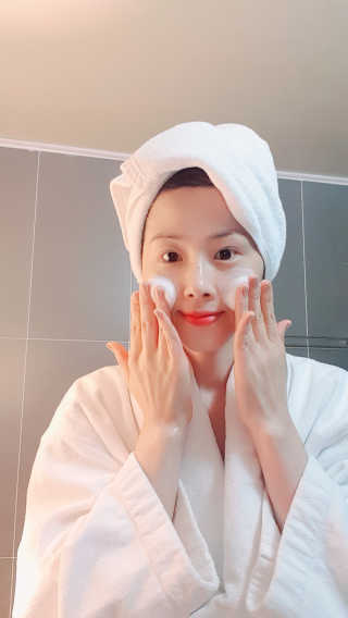 일동제약 퍼스트랩 프로바이오틱 딥 클렌징 폼 — 5점을 준 리뷰어가 2018년 9월 올린 사용 사진