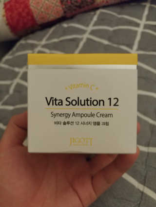 지고트 비타솔루션12 시너지 앰플 크림 100ml — 4.5점을 준 리뷰어가 2019년 7월 올린 사용 사진