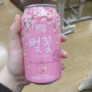 GS25 벚꽃 팝콘 + 벚꽃스파클링 + 벚꽃 청포도 에이드 — 4.33점을 준 리뷰어가 2018년 3월 올린 사용 사진
