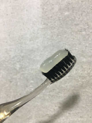 큐어스크립트 닥터폴스 치약 라임만다린향 — 4점을 준 리뷰어가 2018년 4월 올린 사용 사진